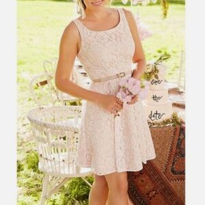 NEW LAUREN CONRAD BLUSHING BLOOM FIT & FLARE BELTED LACE DRESS *SIZE 2 *NWT
